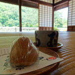 Kikugetsutei - 煎茶に灸まん