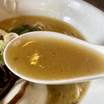 麺屋すみす - 優しくて美味しい水炊きスープ