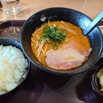 らーめん 一斗 - 味噌ラーメン定食1,100円税込　ごはん大盛り