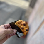 雷神堂 - 料理写真:焼きたてしょうゆ煎餅　小