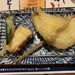 Kushi Tempura Sutando Sorubei - 玉ねぎ、キス天、サーモンチーズ天、オクラ