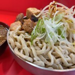 豚虎ラーメン - 反対側はほぼもやしだった！