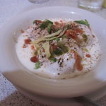 バーワルチー - ライタ、豆のすりつぶした揚げ物が入ってます。