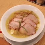 Japanizu soba noodles rutsuta - 焼豚塩そば