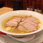 Japanese Soba Noodles 蔦 - 焼豚塩そば