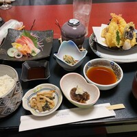 Japanese & Modern Chinese 嵐山 - 刺身天麩羅御膳2,800円