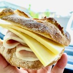 ベッカライ・バンデブロート - カントリーローストとゴーダチーズ