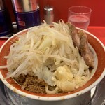 ラーメン タロー - ニンニク、削り節追加