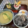 カフェアーボ - 黒胡麻ご飯　玉蜀黍と筍のスープ　ピクルス　柿の田楽　漬物