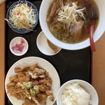 台湾料理 吉祥 - 料理写真:サービスランチ730円　油淋鶏　醤油ラーメン