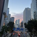 和フレンチバル村塾 屋根裏 別邸 - お店に入る前に御堂筋の歩道橋からパチリっ