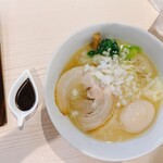 Menshudokoro Ryuusan - 鶏白湯塩