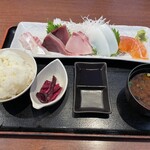 ろく水産 - 