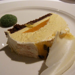 トランテアン - スイーツ（パッションフルーツケーキ・ホワイトチョコレート・抹茶のボーロ）