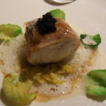 トランテアン - 淡路三年とらふぐのベーコン巻き 海藻風味のエミュルション