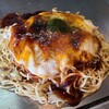 ひなた - 肉玉そば(税込800円)
・蒸し中細麺
・オタフクソース(専門店用)
・焼き方:押さえない
・焼き上がりの形:やや乱雑な焼き上がり
・鉄板又は皿で食べるのがスタンダード