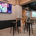 たまりば - スタイリッシュなバースタイルのテーブル＆チェアー