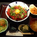 川崎漁港 - 天然生本マグロ中落ち丼　