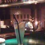 コーナー - カクテルとロゴ