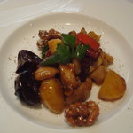 重慶飯店 麻布賓館 - 鶏肉と栗の四川唐辛子炒め