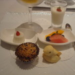 重慶飯店 麻布賓館 - デザートの盛り合わせ