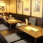 炭焼鮮家　たま鳥 - カウンター席　お一人様もお気軽にお越しくださっています♪