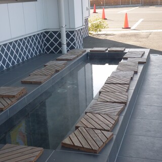 施設内に無料の足湯あり！ドライブ疲れの解消にぴったり