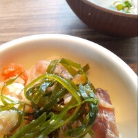 THE PENTHOUSE with weekend terrace - 朝食のセルフ海鮮丼  と  しじみ のお味噌汁