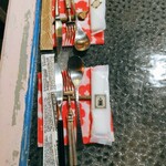 Mu - おしぼりにはいつも何かのシールを貼ってくれてる