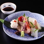 Assortment of 4 to 6 types of seasonal sashimi