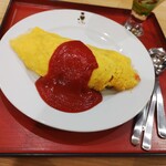 グリル&パフェ ピノキオ - 料理写真:昔ながらの洋食屋さんのオムライス