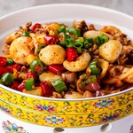 Sichuan-style stir-fried squid in clay pot