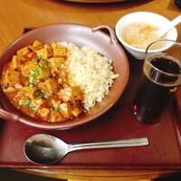 過門香歩高里 六本木店 - 本格四川麻婆豆腐炒飯(1,200円)+餃子(100円)
