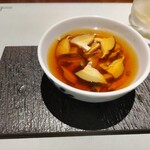 中国四川酒家 蔓山 - 椎茸とにんにくのスープ ♪