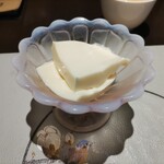 中国四川酒家 蔓山 - 杏仁豆腐 ♪