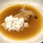 中華寝台 - さらに、ひと口ごはんを投入！
      しっかりした鶏白湯なので、ごはんを入れるぐらいでちょうどいい(^^)