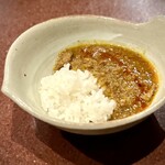 中華寝台 - ■チキンカレー（追加）
      そして、〆はいつものチキンカレー(^^)
      辛味、旨味、酸味、そして甘味が渾然一体の絶妙バランスカレーなのです。