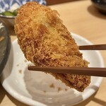Tonkatsu Kagurazaka Sakura - 広島産の大粒の牡蠣フライ