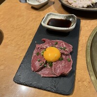 ホルモン焼肉 富や 栄店 - 
