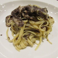 リストランテ ハナタニ - ブラウンマッシュルームと椎茸のパスタ