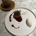 フレンチ串揚げ BEIGNET - ホットハーブティー、無花果のタルトとミルクアイス