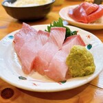 Kaisen Umai Monya Hamakaidou - オリーブハマチ 300円
                      インスタフォローにてですが(コスパ、スゴい⤴︎⤴︎)