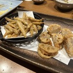 Koushiya - わかさぎの唐揚げと、蓮根の挟み揚げ