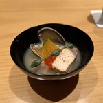 Hanamaru Kichijitsu - 明石産秋鮭と浅利の味噌クリーム煮