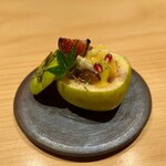 華丸吉日 - 秋のフルーツと香箱蟹の黄身酢がけ