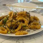 古窗海景會館 - 料理はイカフライから始まりました、玉子が絡んでとても美味しかったですよ。