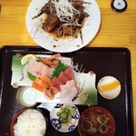 Omoi Yari - 刺身定食とメカジキハーモニカ煮付けステーキ風
