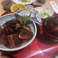 炭焼 うな富士 有楽町店 - 肝とうなぎがたくさん入っていて美味しい！