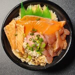 魚丼 - 〝デリバリーサービス〟ガツ盛り丼(シャリ大盛)