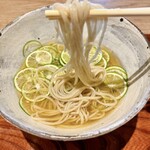 三佳 - 冷たいお蕎麦は細麺で